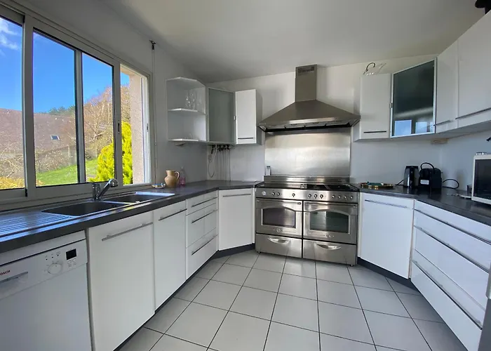 Holiday home Maison Vue Mer, Port Et *